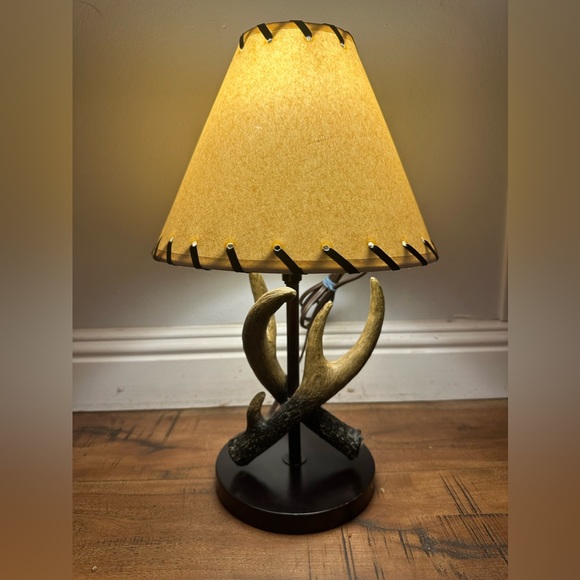 Other - Vintage Faux Antlers Lamp